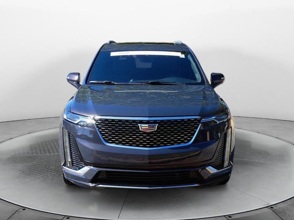 Used 2025 Cadillac XT6 Premium Luxury FWD image 2