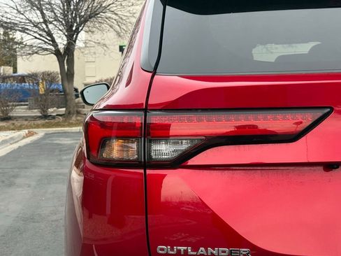 Used 2023 Mitsubishi Outlander SEL Black Edition image 35