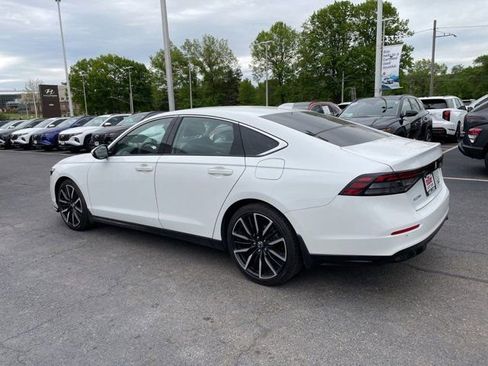 Used 2023 Honda Accord Touring image 5