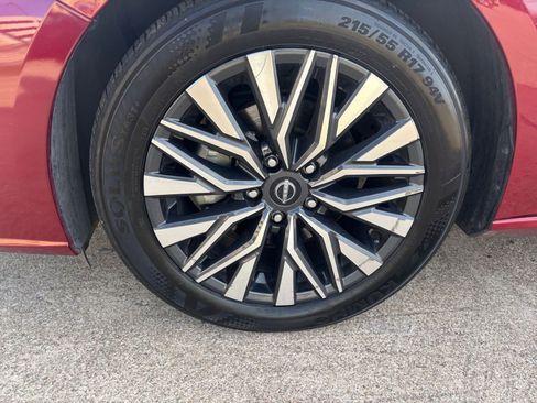 Used 2025 Nissan Altima 2.5 SV image 29