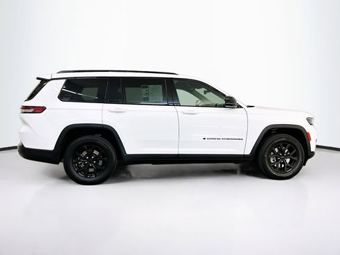 Used 2024 Jeep Grand Cherokee L Laredo image 10