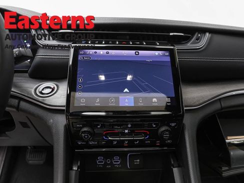 Used 2024 Jeep Grand Cherokee Limited 4xe AWD/4WD image 12