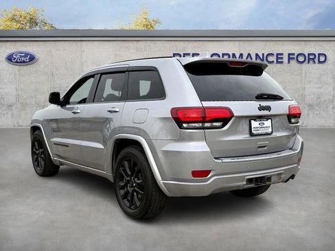 Used 2021 Jeep Grand Cherokee Laredo X image 9