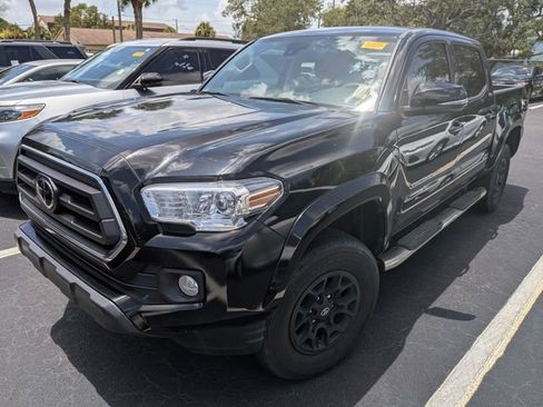Used 2022 Toyota Tacoma SR5 w/ Technology Package RWD image 2