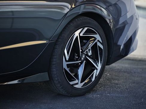 Used 2024 Hyundai Sonata SEL w/ Convenience Package image 9