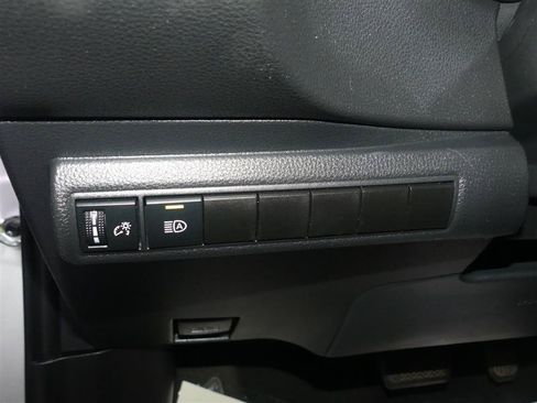 Used 2022 Toyota Corolla LE FWD image 28