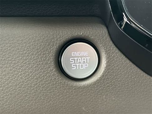 Used 2025 Kia Carnival image 10