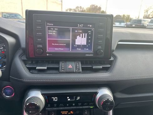 Used 2022 Toyota RAV4 XLE Premium image 30