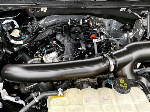 Used 2025 Ford Expedition Active image 32