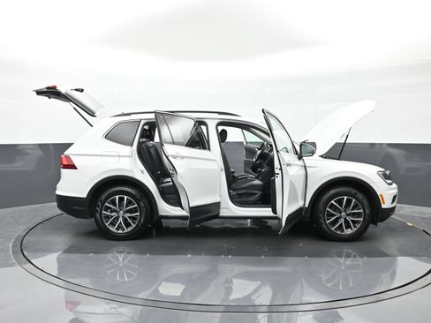 Used 2019 Volkswagen Tiguan SE w/ Panoramic Sunroof Package AWD/4WD image 47