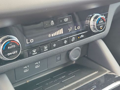 New 2026 Mitsubishi Outlander AWD image 31