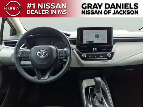 Used 2024 Toyota Corolla LE FWD image 8