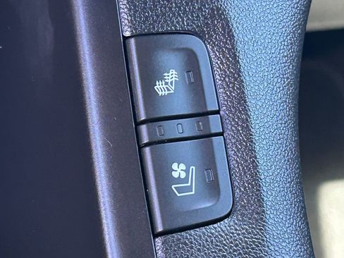 Used 2019 GMC Acadia Denali w/ Technology Package AWD/4WD image 16