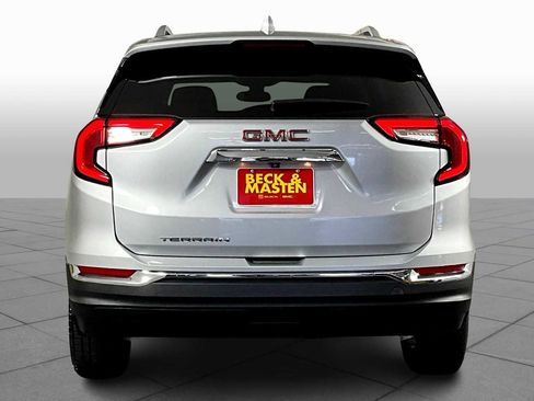 Used 2022 GMC Terrain SLT FWD image 5