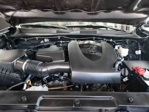 Used 2022 Toyota Tacoma SR AWD/4WD image 30