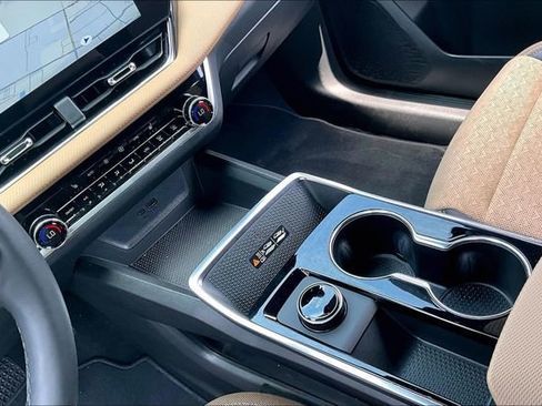 Used 2026 Chevrolet Equinox ACTIV w/ Safety and Technology Package FWD image 15