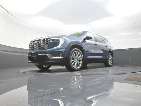 Used 2025 GMC Acadia Denali w/ Super Cruise Package image 11