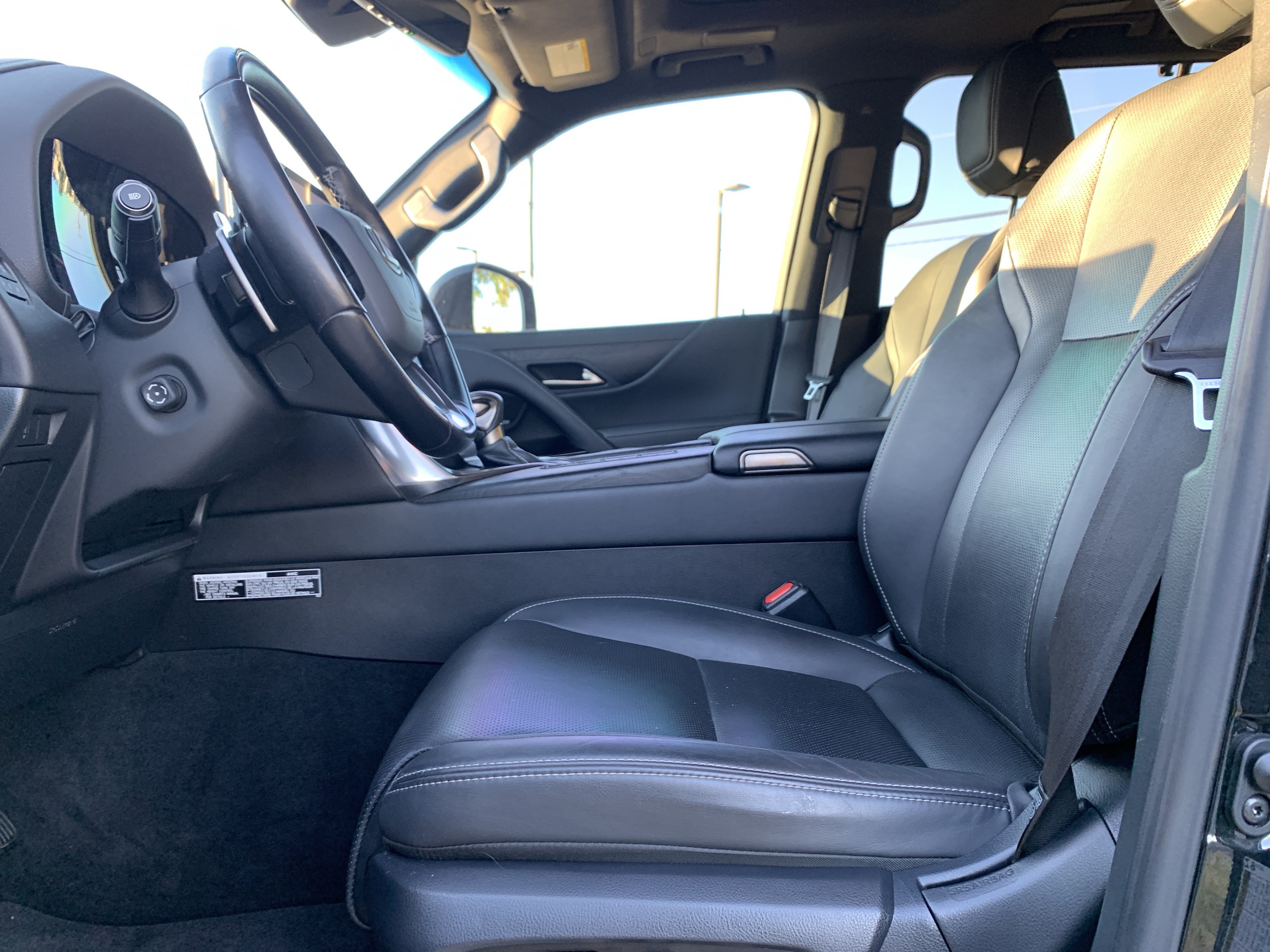 Used 2022 Lexus LX 600 4WD w/ Accessory Package (Z1) image 16