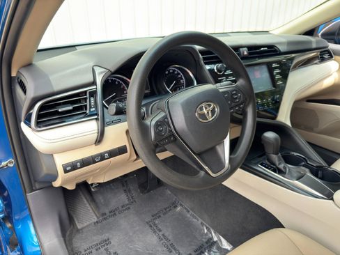Used 2019 Toyota Camry LE FWD image 12