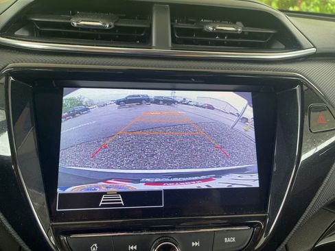 Used 2023 Chevrolet TrailBlazer LT w/ Convenience Package FWD image 9