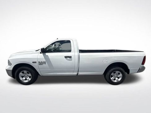Used 2022 RAM 1500 Classic SLT AWD/4WD image 6