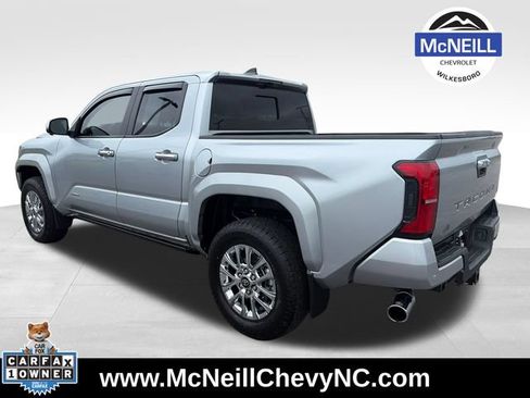 Used 2025 Toyota Tacoma Limited AWD/4WD image 6