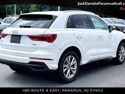 Used 2023 Audi Q3 2.0T Premium w/ Convenience Package AWD/4WD image 2