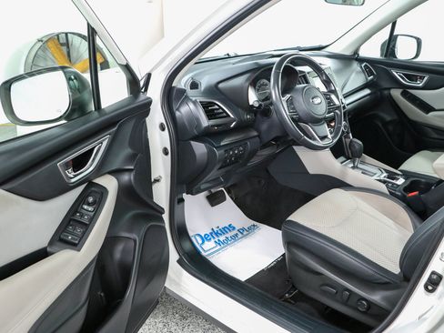 Used 2023 Subaru Forester Premium AWD/4WD image 3
