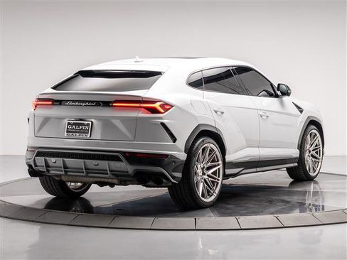 Used 2019 Lamborghini Urus image 5