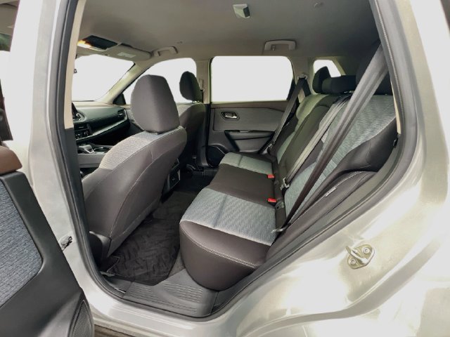Certified 2023 Nissan Rogue SV FWD image 18
