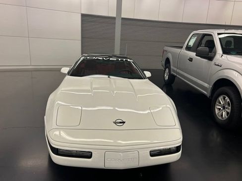 Used 1991 Chevrolet Corvette Coupe RWD image 11