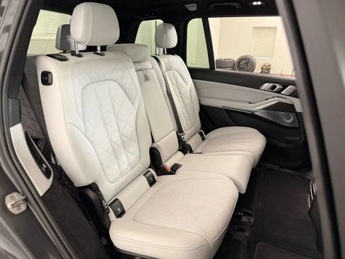 Used 2025 BMW X7 xDrive40i w/ Executive Package AWD/4WD image 53