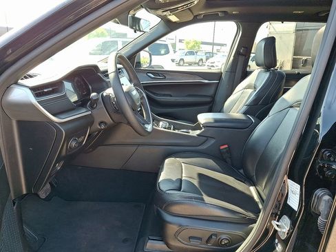 Used 2024 Jeep Grand Cherokee L Limited w/ Luxury Tech Group II AWD/4WD image 14