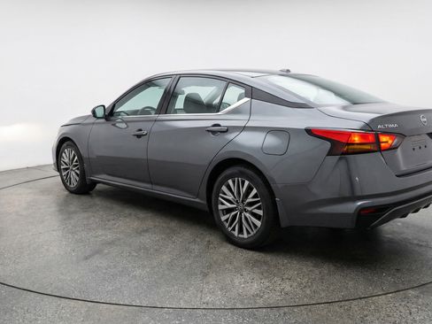 Used 2025 Nissan Altima 2.5 SV image 6