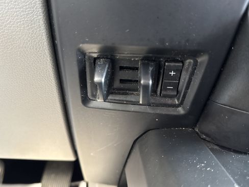Used 2017 Ford F150 XL w/ Equipment Group 101A Mid AWD/4WD image 16
