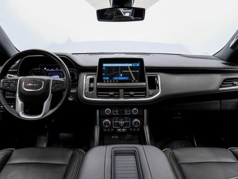 Used 2021 GMC Yukon XL SLT w/ Rear Media and Nav Package AWD/4WD image 9