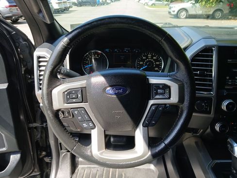 Used 2015 Ford F150 Platinum w/ Equipment Group 701A Luxury image 15