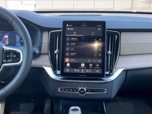 New 2026 Volvo XC90 T8 Plus w/ Protection Package Premier AWD/4WD image 9
