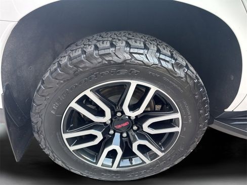 Used 2021 GMC Yukon AT4 w/ Technology Package image 27
