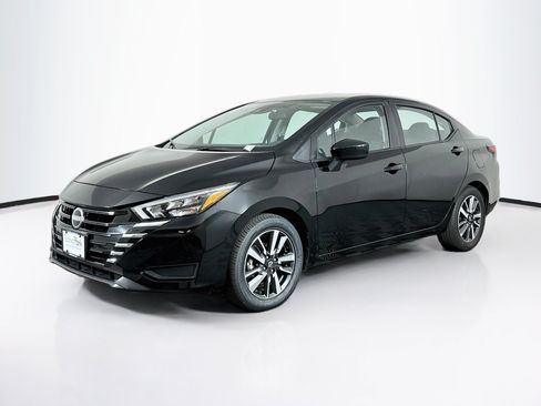 Used 2025 Nissan Versa SV FWD image 3