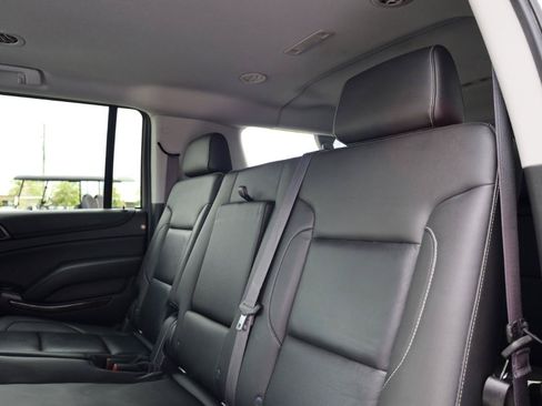 Used 2016 Chevrolet Suburban LT RWD image 12