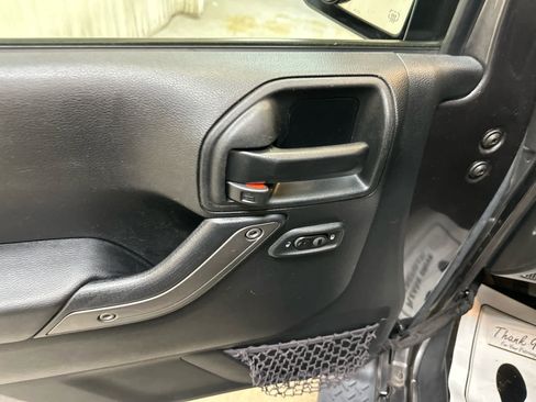 Used 2017 Jeep Wrangler Unlimited Sport w/ Quick Order Package 24S AWD/4WD image 23