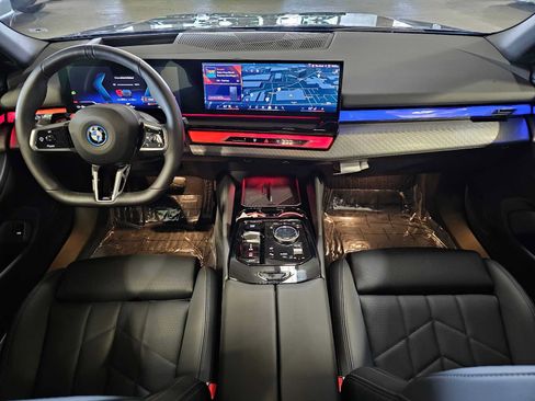 Used 2026 BMW i5 eDrive40 w/ M Sport Package AWD/4WD image 10
