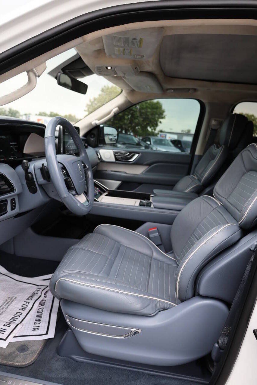 Used 2020 Lincoln Navigator L Black Label w/ Cargo Convenience Package AWD/4WD image 12