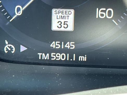 Used 2021 Volvo XC40 T5 R-Design w/ Climate Package AWD/4WD image 30