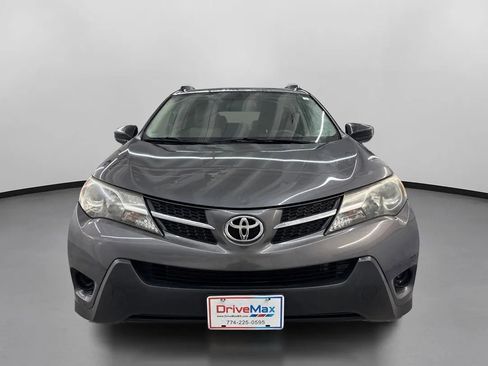 Used 2013 Toyota RAV4 LE image 2