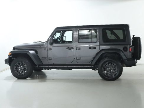 Used 2025 Jeep Wrangler Unlimited Sport AWD/4WD image 38