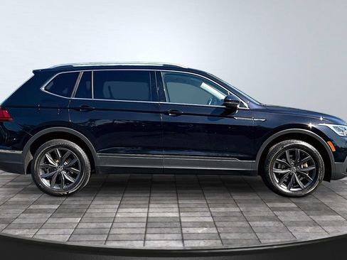 Used 2023 Volkswagen Tiguan SE w/ Panoramic Sunroof Package AWD/4WD image 8