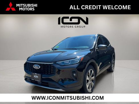 Used 2024 Ford Escape Platinum AWD/4WD image 1