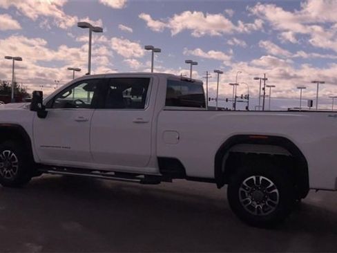 Used 2024 GMC Sierra 3500 SLE image 7